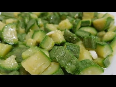 Zucchine bollite: il trucco segreto per cottura perfetta in soli 10 minuti!
